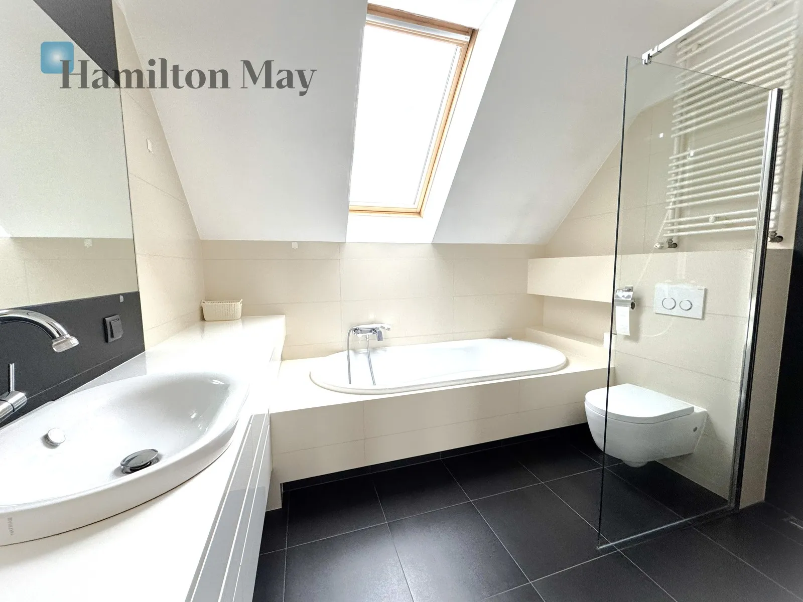 An elegant, comfortable semi-detached house on Parkowe Wzgórze in Mogilany - slider