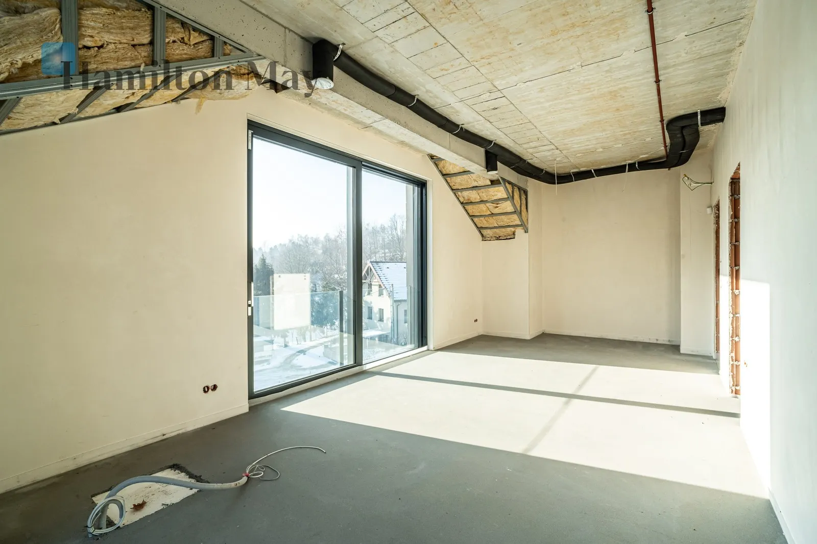 Distance to centre: 6.85 km - slider