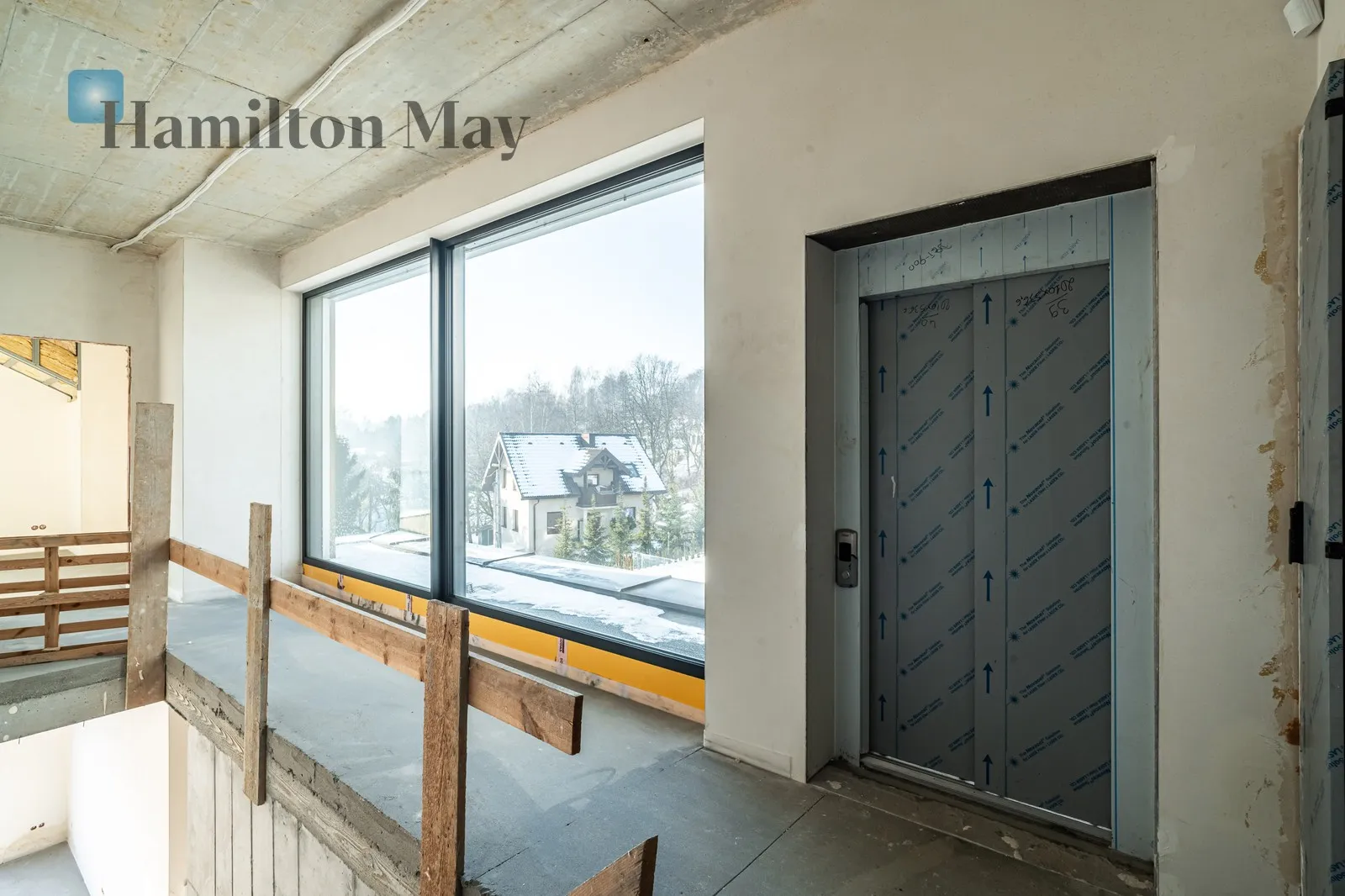 An elegant detached single-family house with an elevator and a unique view of Wola Justowska - slider