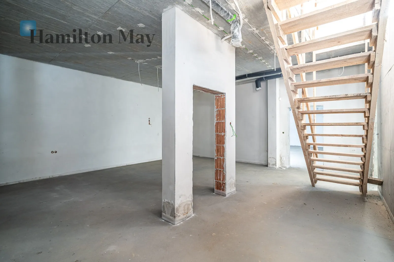 An elegant detached single-family house with an elevator and a unique view of Wola Justowska - slider