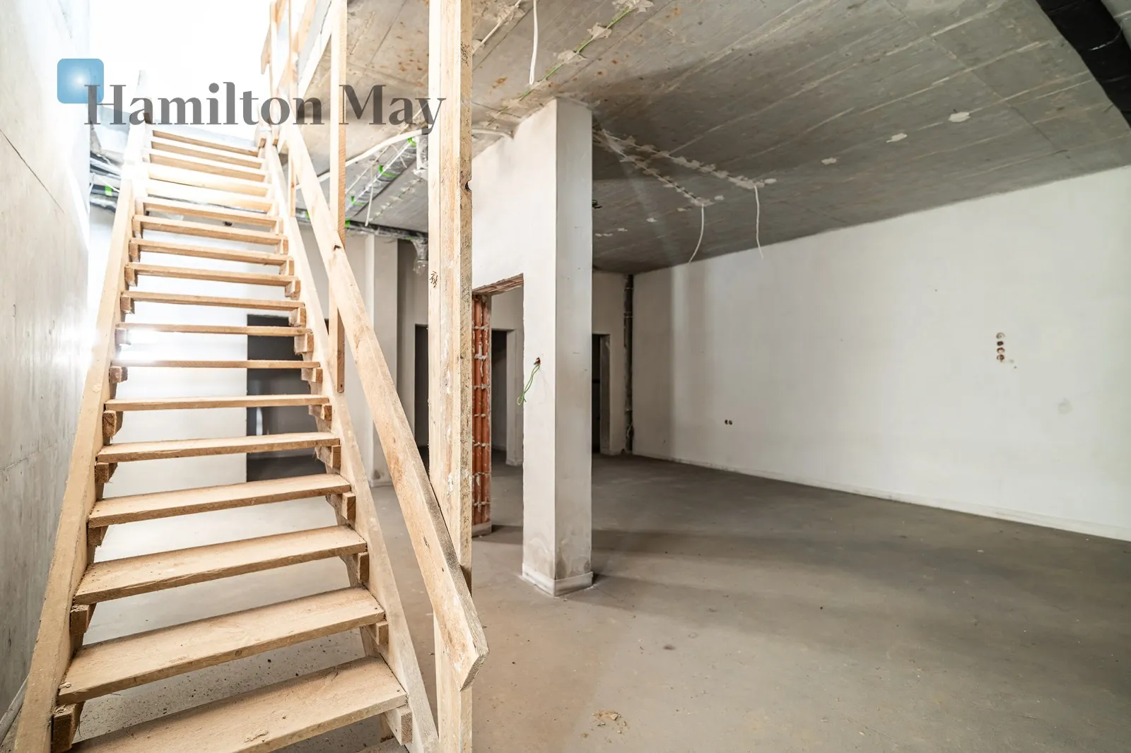 An elegant detached single-family house with an elevator and a unique view of Wola Justowska - slider