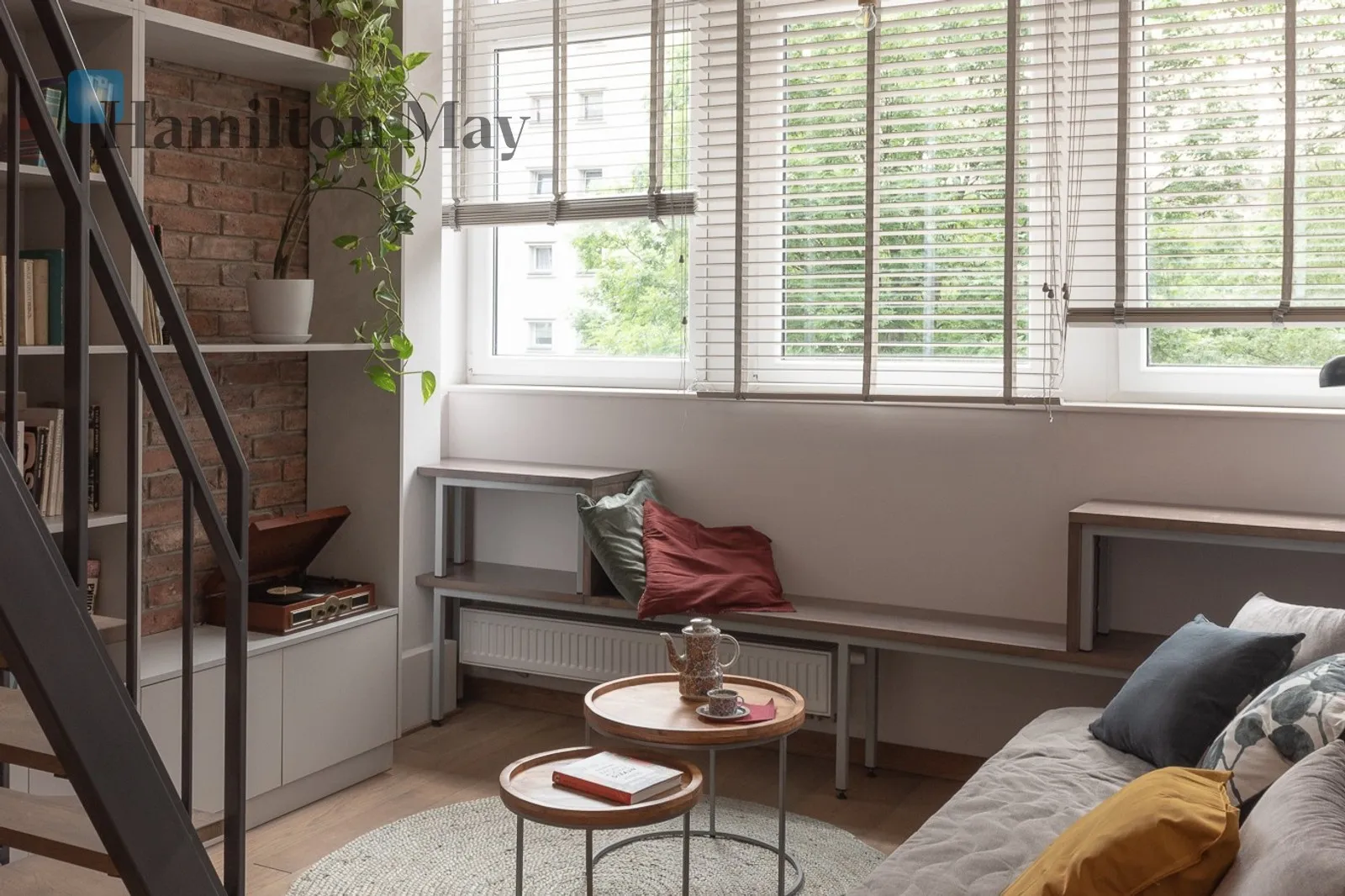 City: Kraków Street: Lubelska Region: Krowodrza Distance to centre: 1.45 km Level: 2 Price: 4200 PLN Bedrooms: 2 Bathrooms: 2 - slider