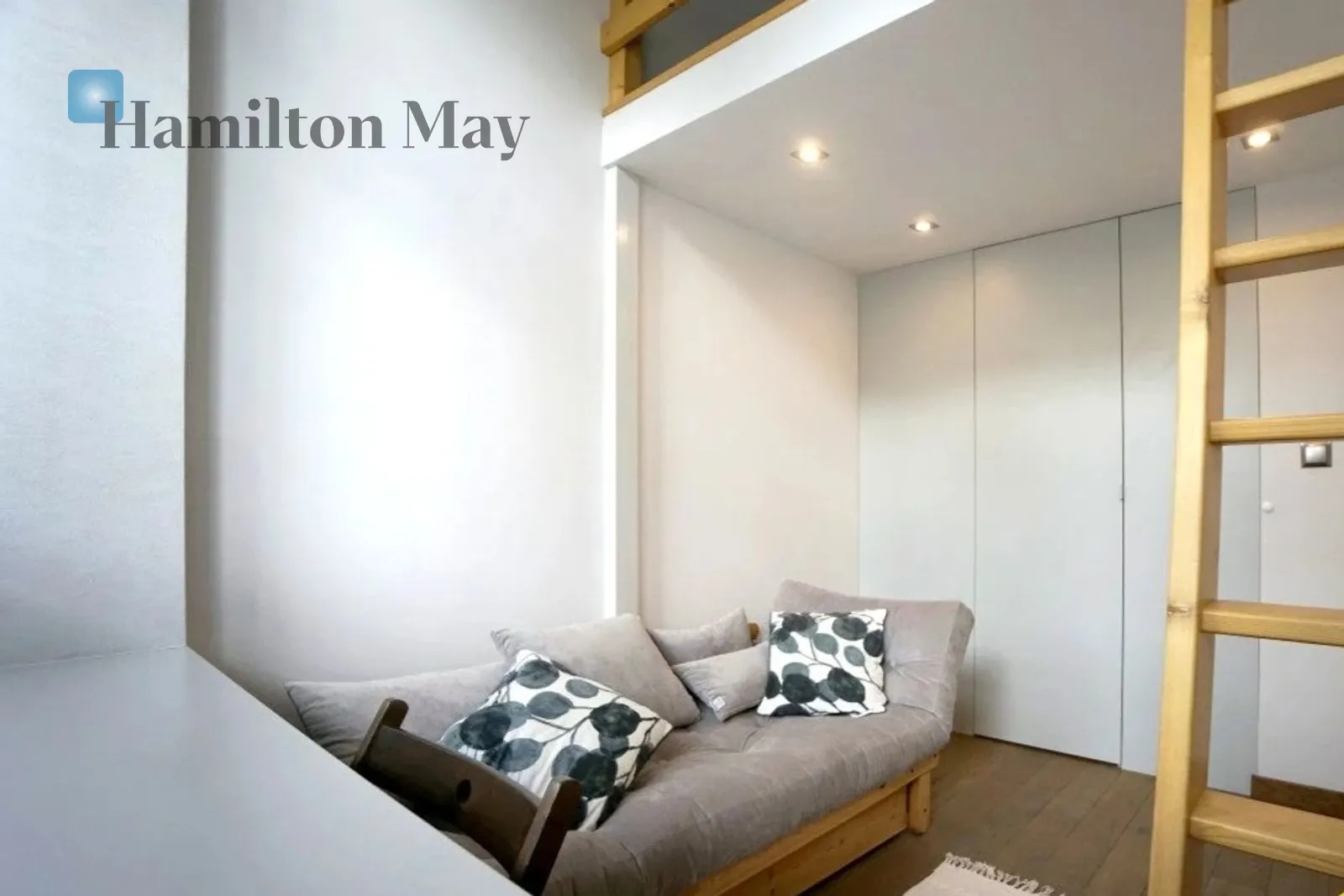 Street: Lubelska Region: Krowodrza Distance to centre: 1.45 km Level: 2 Price: 4200 PLN Bedrooms: 2 Bathrooms: 2 - slider