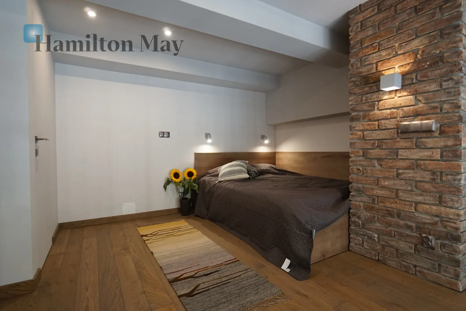 Region: Krowodrza Distance to centre: 1.45 km Level: 2 Price: 4200 PLN Bedrooms: 2 Bathrooms: 2 Size: 70m2 - slider