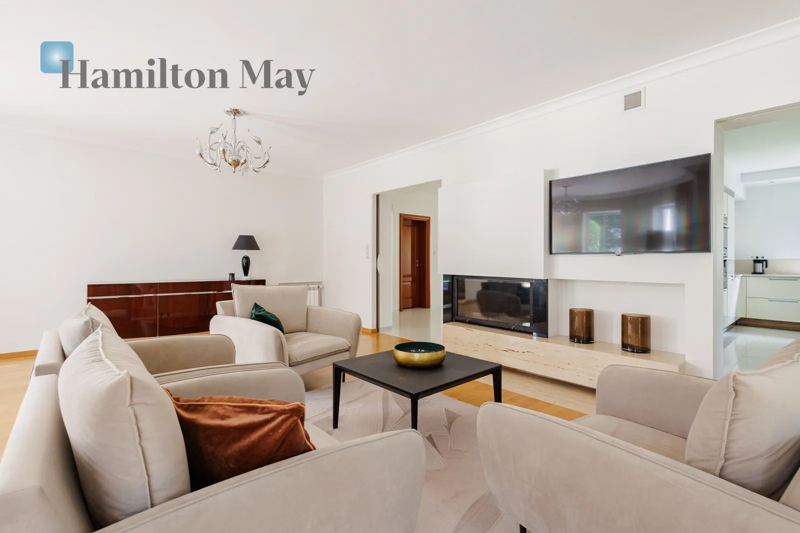 Street: Górna Region: Otwock Wielki Price: 3800000 PLN Bedrooms: 6 Bathrooms: 4 Plot size: 1848m2 Price/m2: 9500 PLN - slider