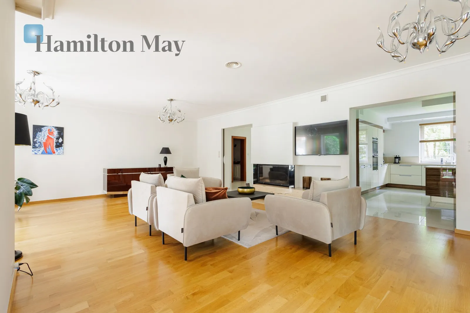 City: Otwock Wielki Street: Górna Region: Otwock Wielki Price: 3800000 PLN Bedrooms: 6 Bathrooms: 4 - slider