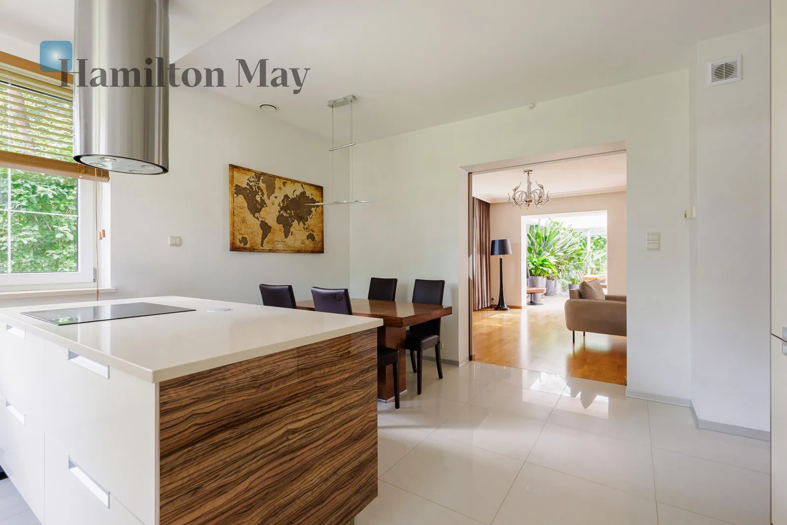 City: Otwock Wielki Street: Górna Region: Otwock Wielki Price: 3800000 PLN Bedrooms: 6 - slider