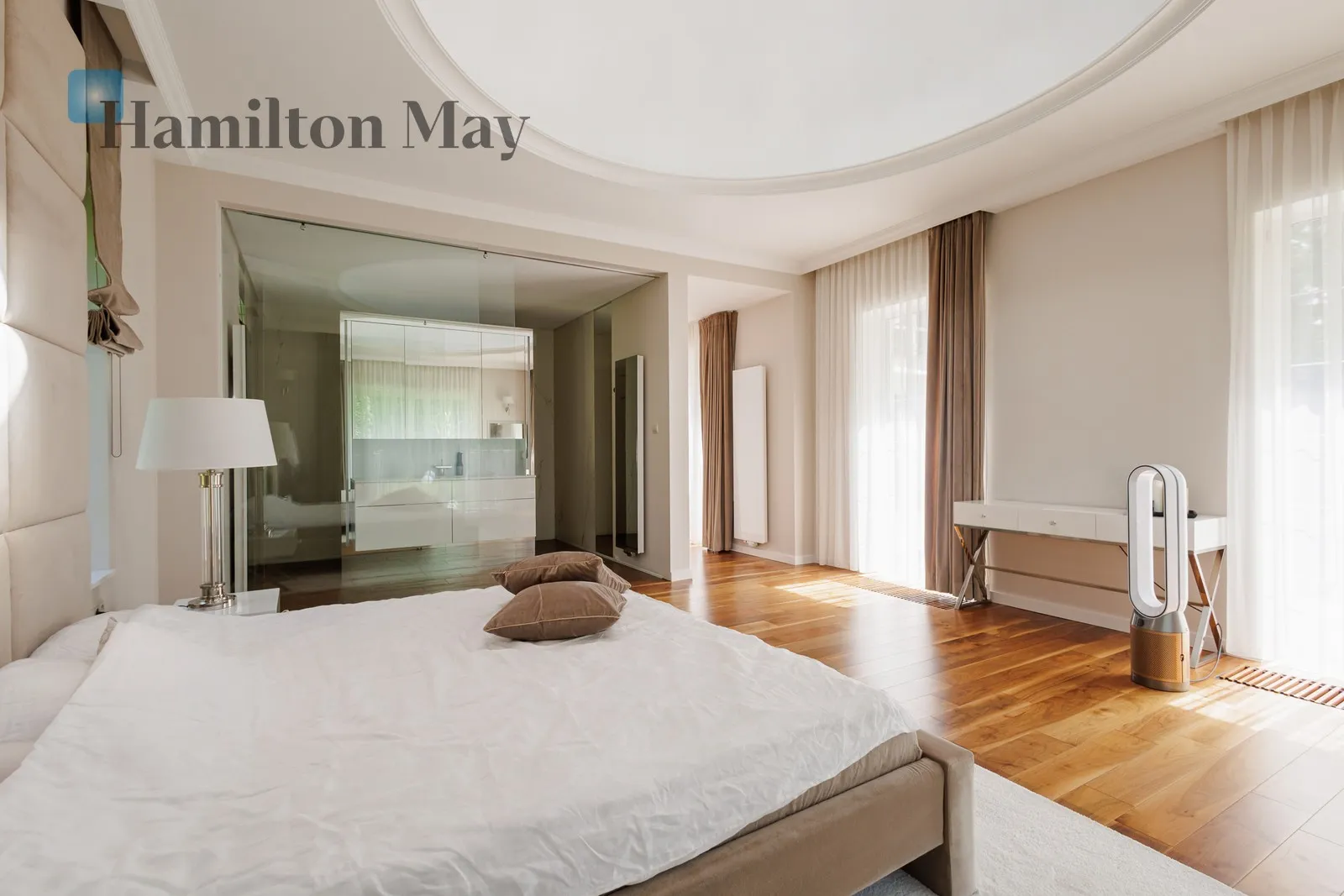 Price: 3800000 PLN Bedrooms: 6 Bathrooms: 4 Plot size: 1848m2 Price/m2: 9500 PLN - slider