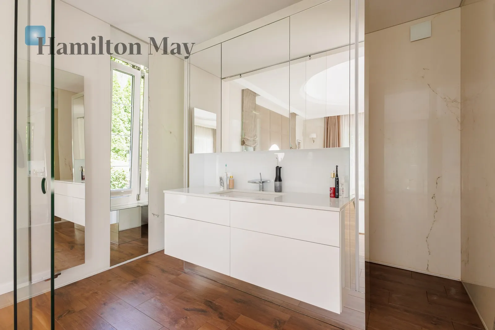 Street: Górna Region: Otwock Wielki Price: 3800000 PLN Bedrooms: 6 - slider