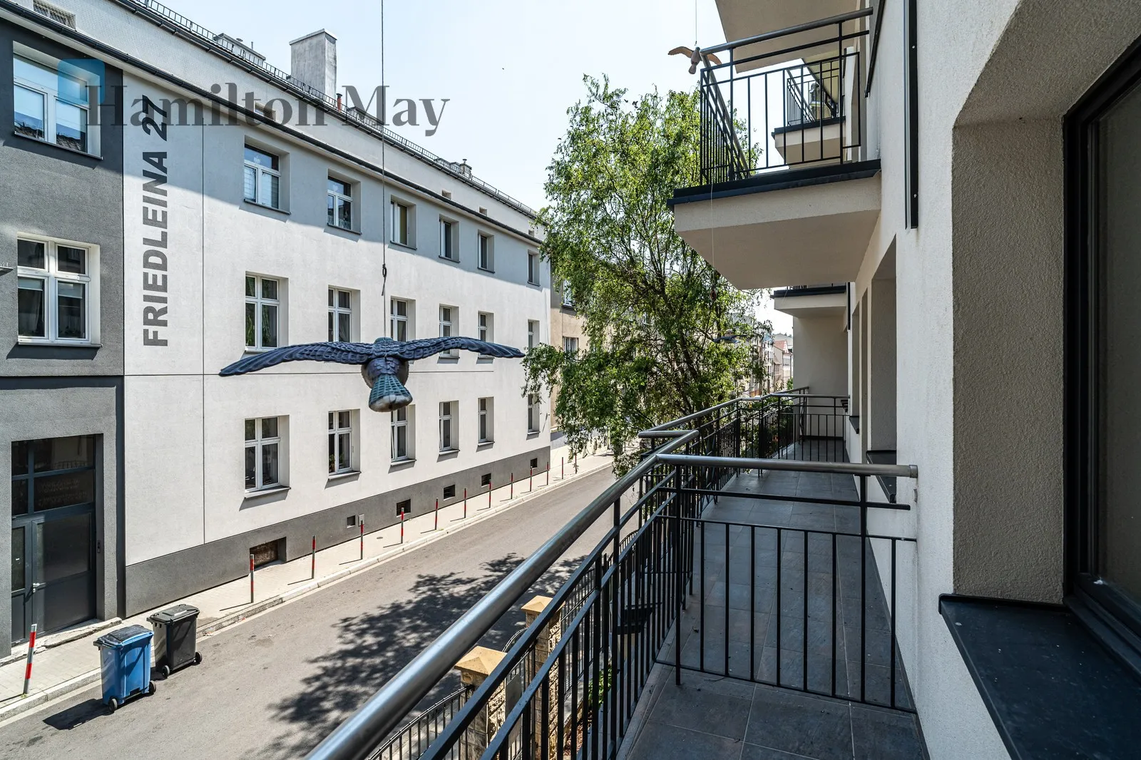 City: Kraków Street: Józefa Friedleina Region: Krowodrza Distance to centre: 1.85 km Level: 1 Price: 1132300 PLN Bedrooms: 3 - slider