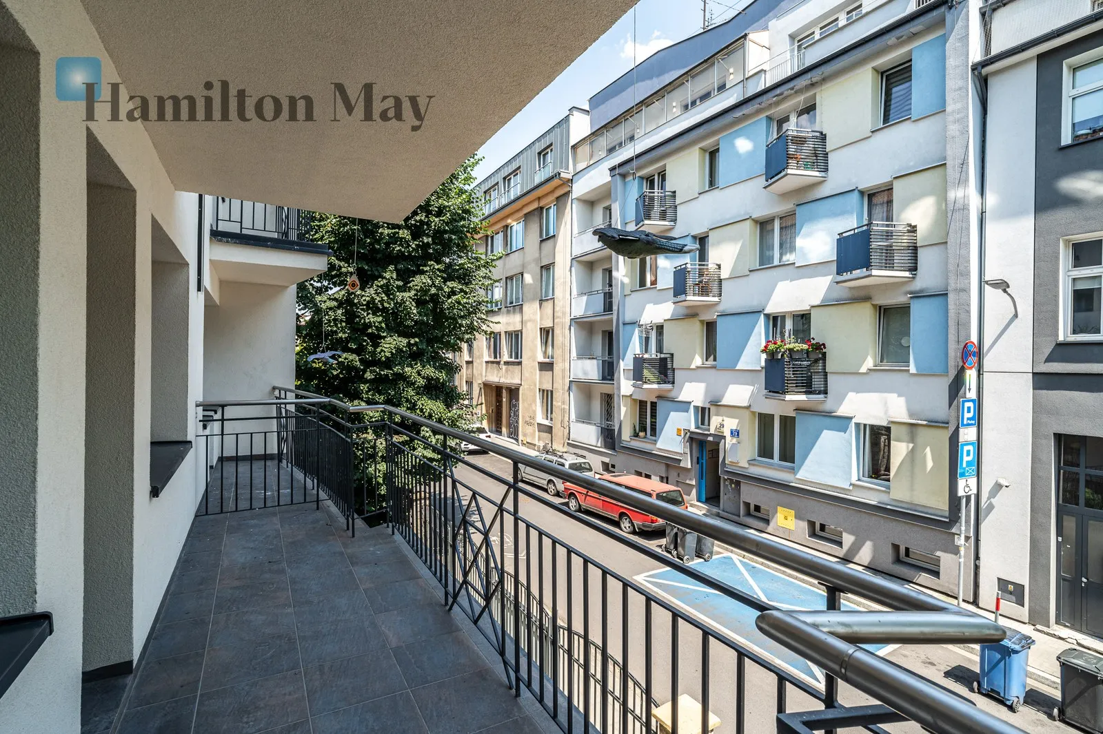 Level: 1 Price: 830000 PLN Bedrooms: 2 Bathrooms: 1 Size: 50m2 Price/m2: 16600 PLN - slider