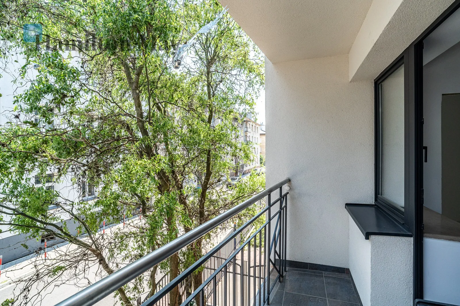 Level: 1 Price: 1132300 PLN Bedrooms: 2 Bathrooms: 2 Size: 67m2 - slider
