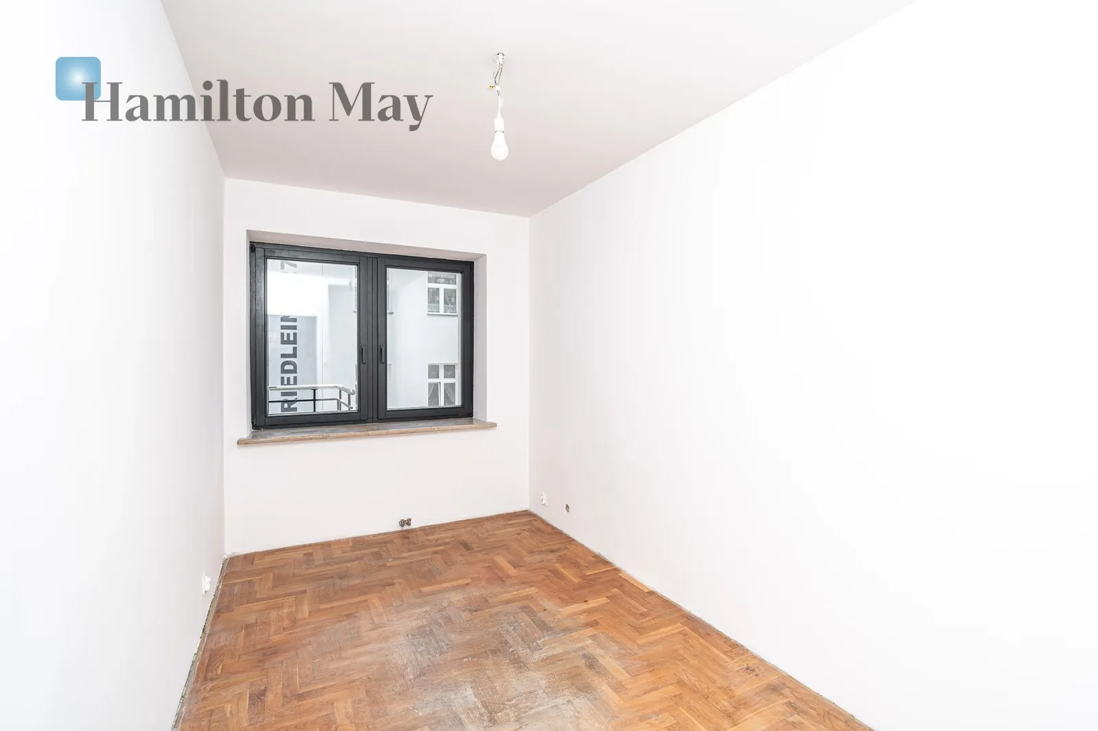 Region: Krowodrza Distance to centre: 1.85 km Level: 2 Price: 813400 PLN Bedrooms: 2 Bathrooms: 1 Size: 49m2 Price/m2: 16600 PLN - slider