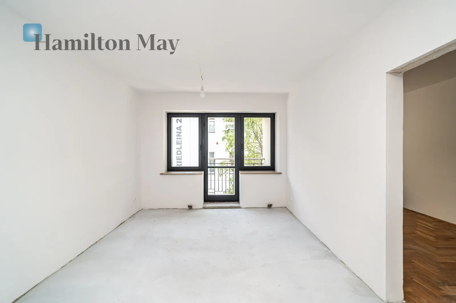 City: Kraków Street: Józefa Friedleina Region: Krowodrza Distance to centre: 1.85 km Level: 2 Price: 1149200 PLN Bedrooms: 3 Bathrooms: 2 - slider
