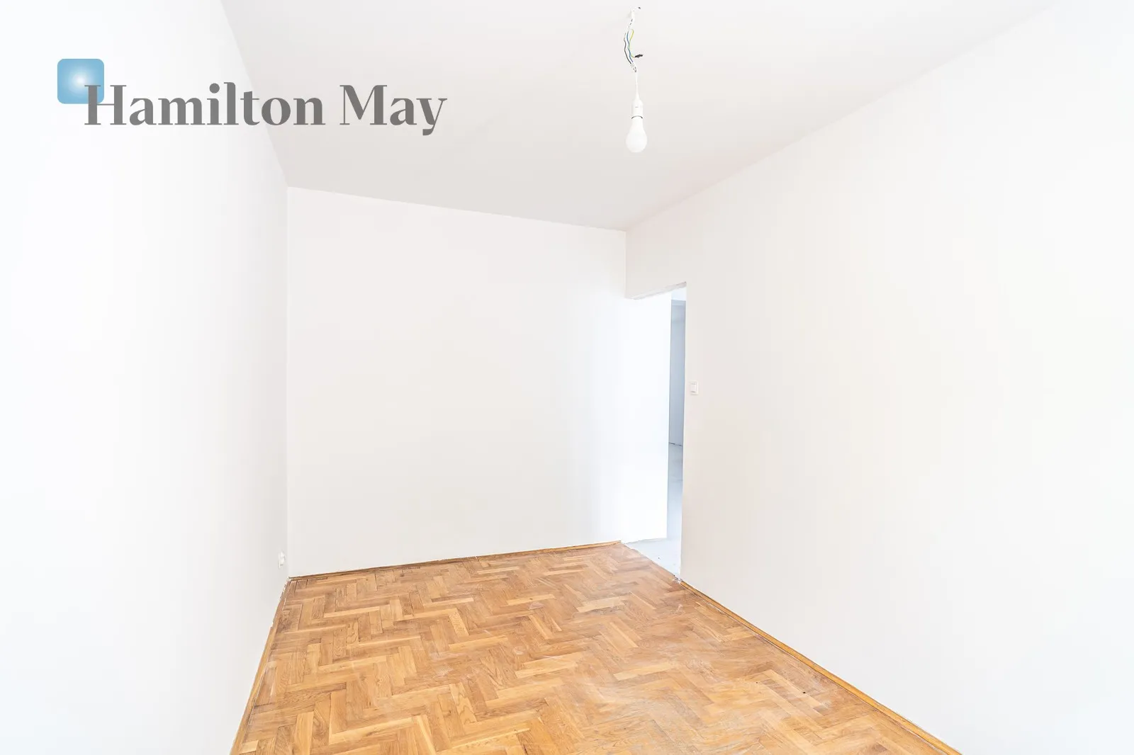 Distance to centre: 1.85 km Level: 2 Price: 1149200 PLN Bedrooms: 3 Bathrooms: 2 Size: 68m2 - slider