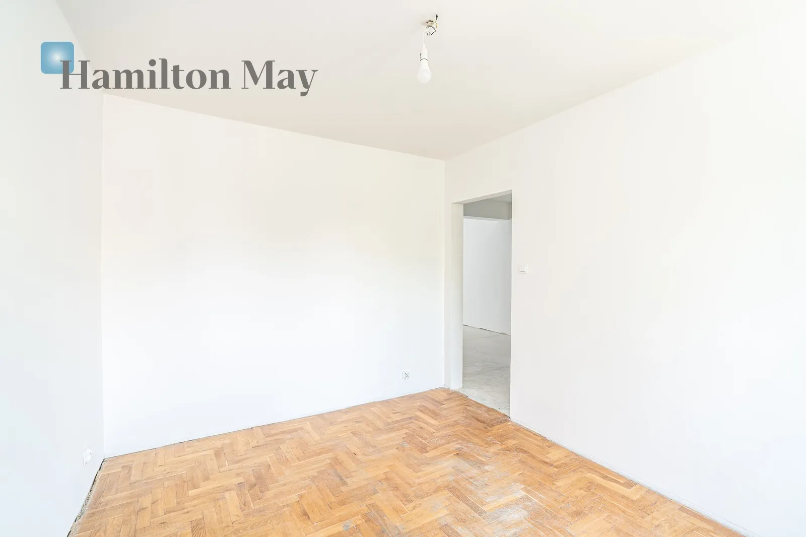 City: Kraków Street: Józefa Friedleina Region: Krowodrza Distance to centre: 1.85 km Level: 3 Price: 2016000 PLN Bedrooms: 5 - slider