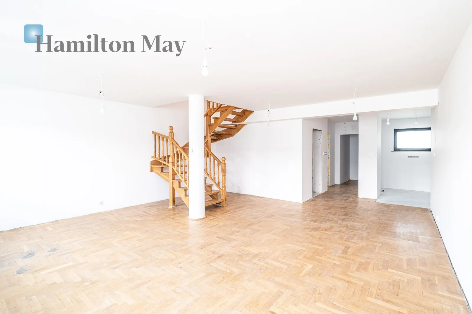 Distance to centre: 1.85 km Level: 3 Price: 2016000 PLN Bedrooms: 3 Bathrooms: 2 - slider