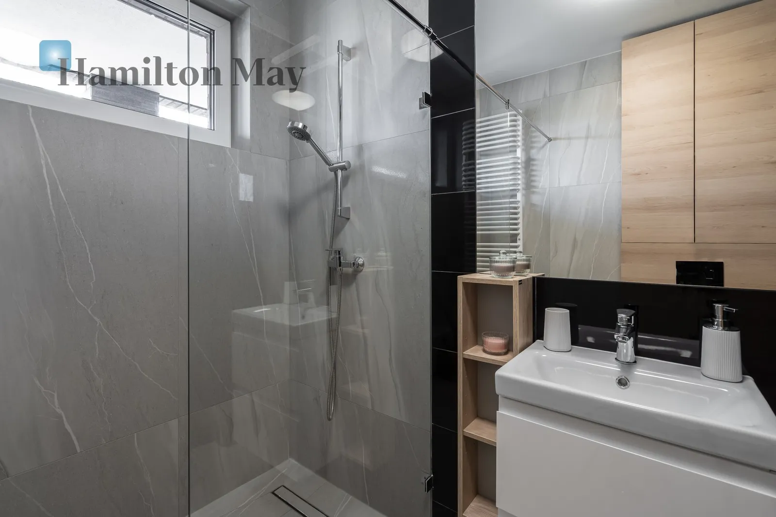 A unique, elegant one-bedroom apartment in a discreet development in Praga Północ, near the Szwedzka metro station - slider