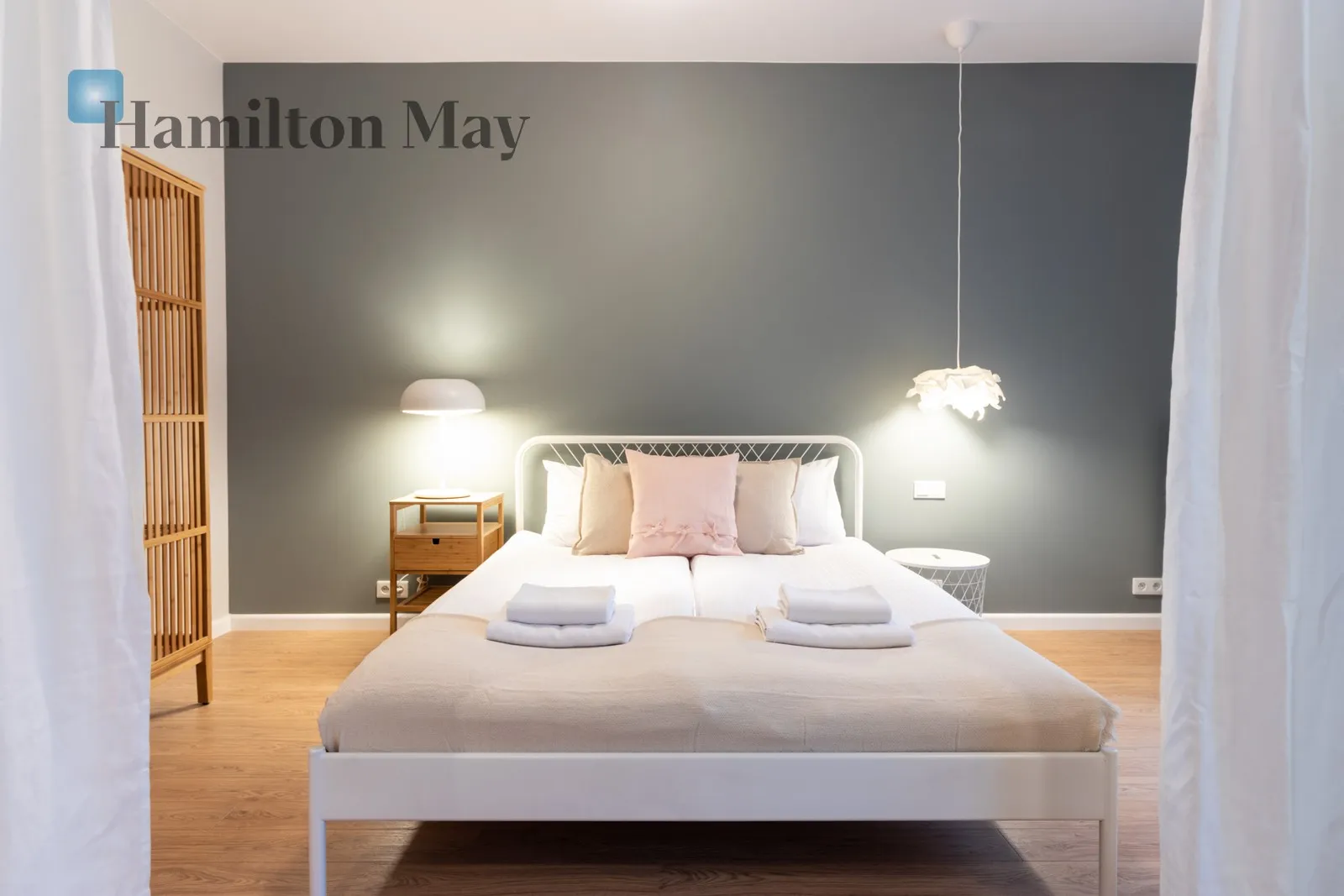 Street: Rakowicka Region: Stare Miasto Distance to centre: 1.58 km Level: 1 Price: 925000 PLN Bedrooms: 0 Bathrooms: 1 - slider