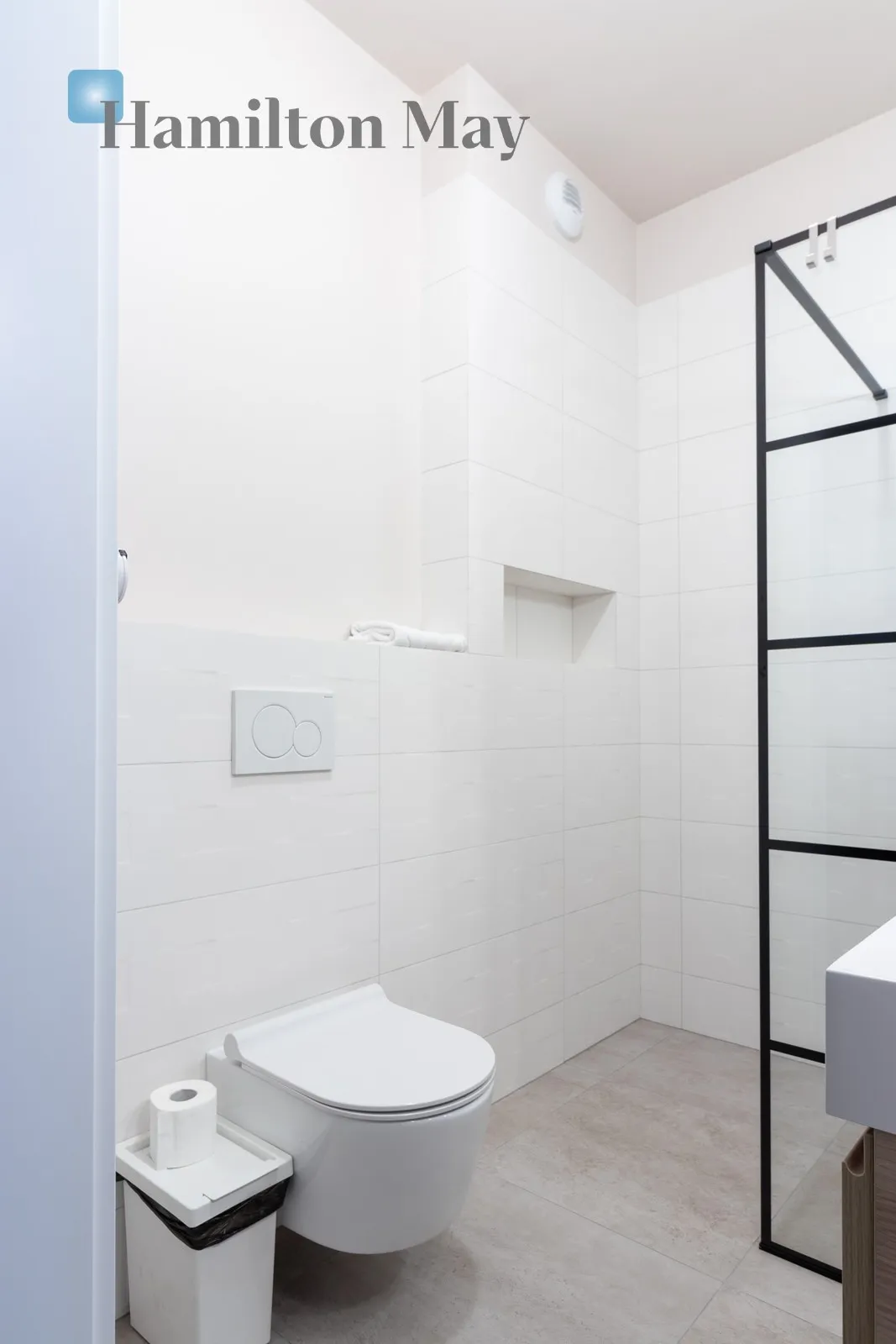 Region: Stare Miasto Distance to centre: 1.58 km Level: 1 Price: 925000 PLN Bedrooms: 0 Bathrooms: 1 - slider