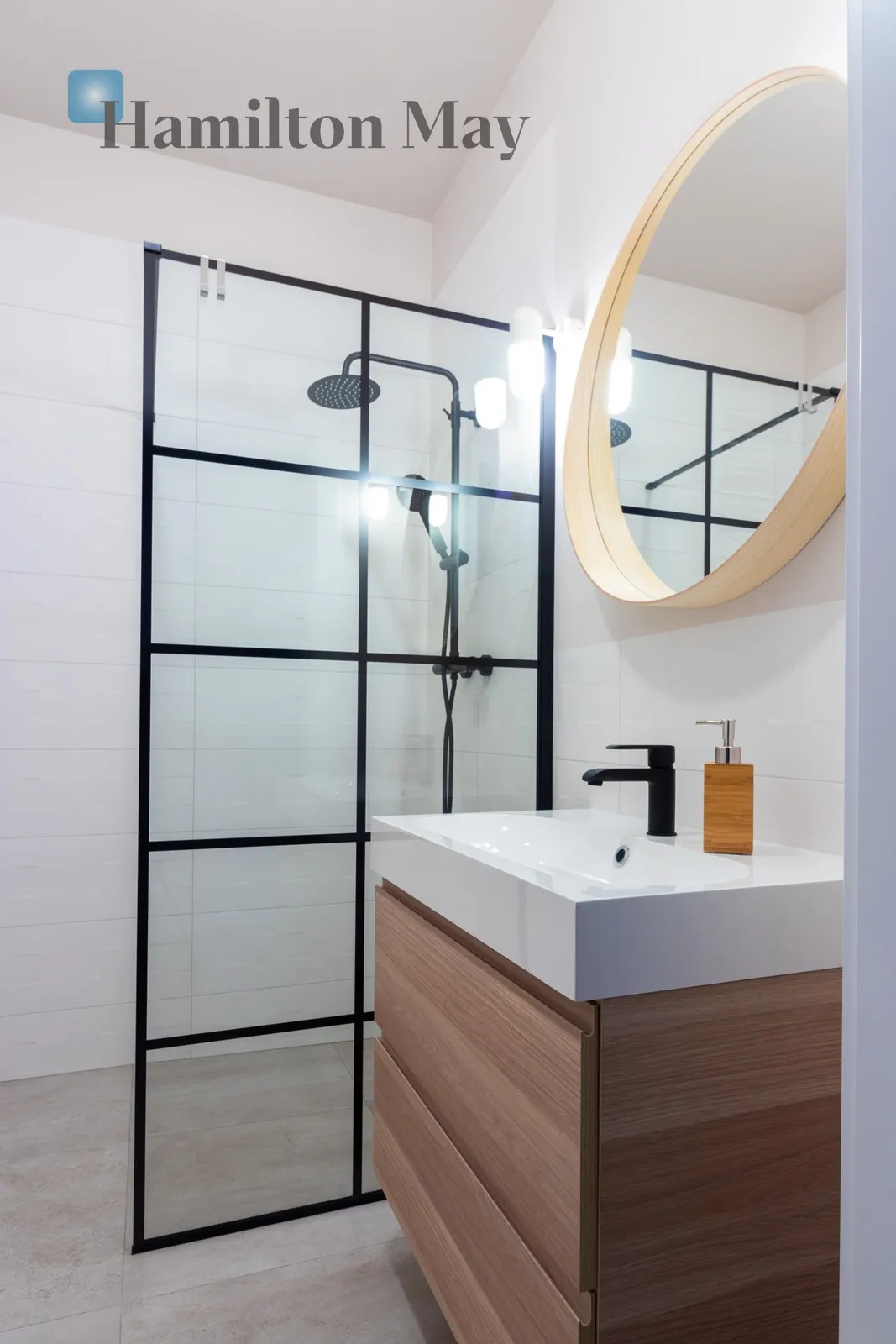 Distance to centre: 1.58 km Level: 1 Price: 925000 PLN Bedrooms: 0 Bathrooms: 1 Size: 35.26m2 - slider