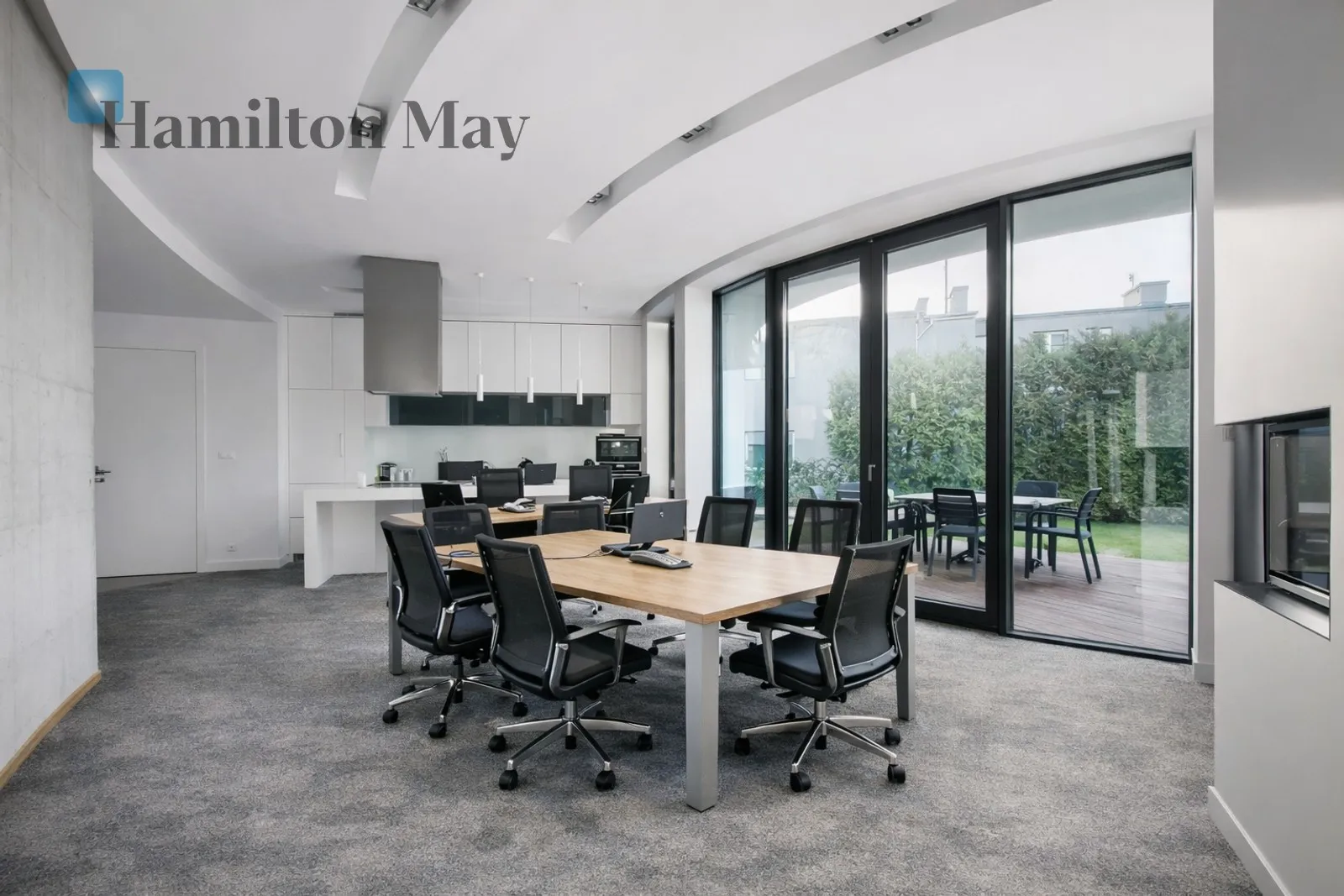 Region: Włochy Subregion: Okęcie Distance to centre: 6.14 km Price: 29900 PLN Bedrooms: 5 Bathrooms: 4 Plot size: 1100m2 Price/m2: 66 PLN - slider