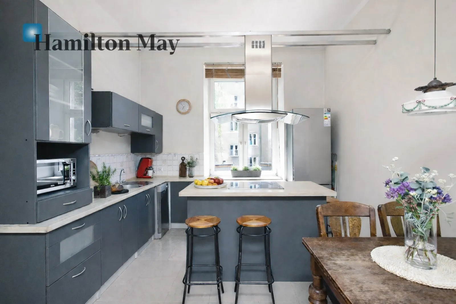 Two-room apartment with parking space and basement in Kazimierz - slider