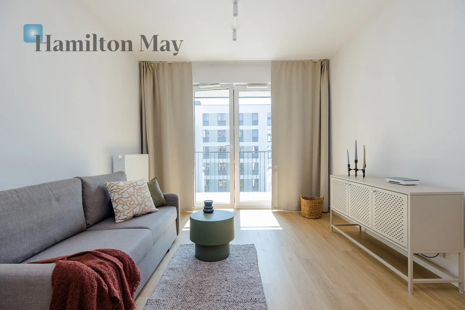 City: Kraków Street: Myśliwska Region: Podgórze Subregion: Płaszów Distance to centre: 4.69 km Level: 4 Price: 762000 PLN Bedrooms: 1 Bathrooms: 1 - slider