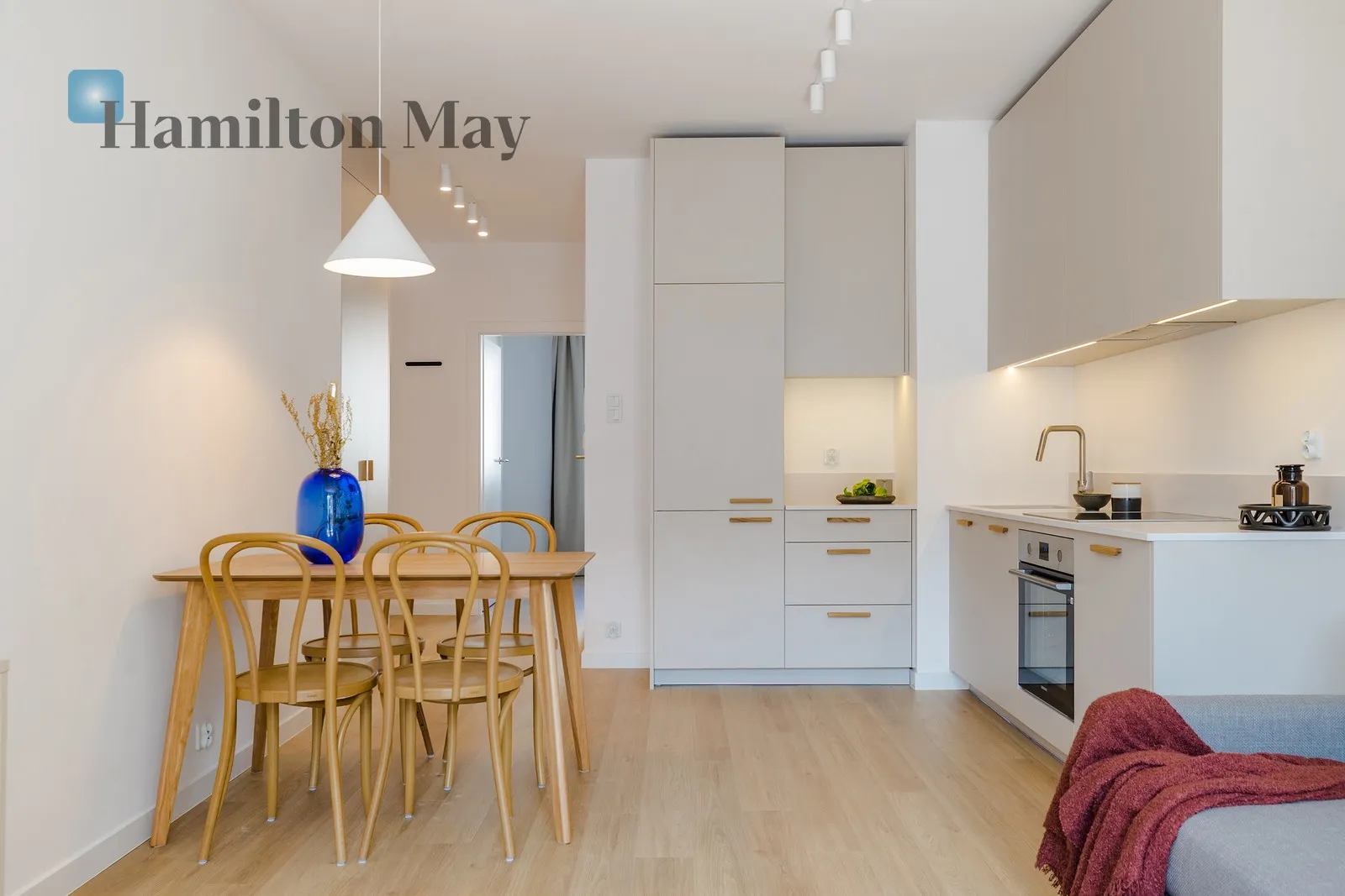 Region: Podgórze Subregion: Płaszów Distance to centre: 4.69 km Level: 4 Price: 762000 PLN Bedrooms: 1 Bathrooms: 1 Size: 42.07m2 Price/m2: 18113 PLN - slider