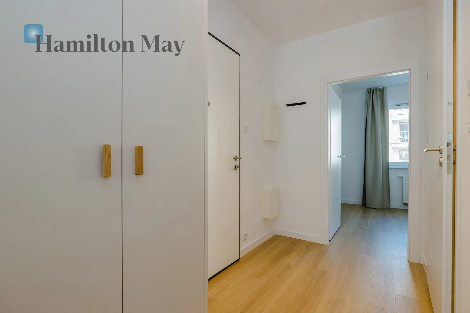 Street: Myśliwska Region: Podgórze Subregion: Płaszów Distance to centre: 4.69 km Level: 4 Price: 762000 PLN Bedrooms: 1 Bathrooms: 1 - slider