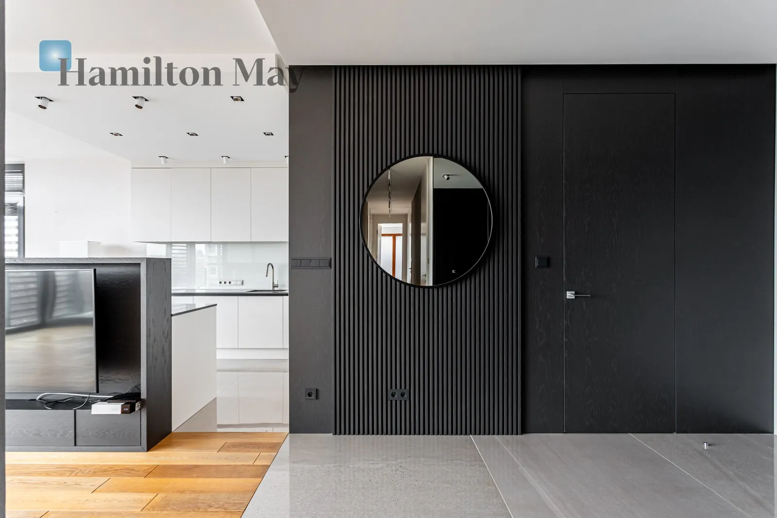 City: Warszawa Street: Grzybowska Region: Śródmieście Subregion: Śródmieście Północne Distance to centre: 1.09 km Level: 6 Price: 22000 PLN - slider