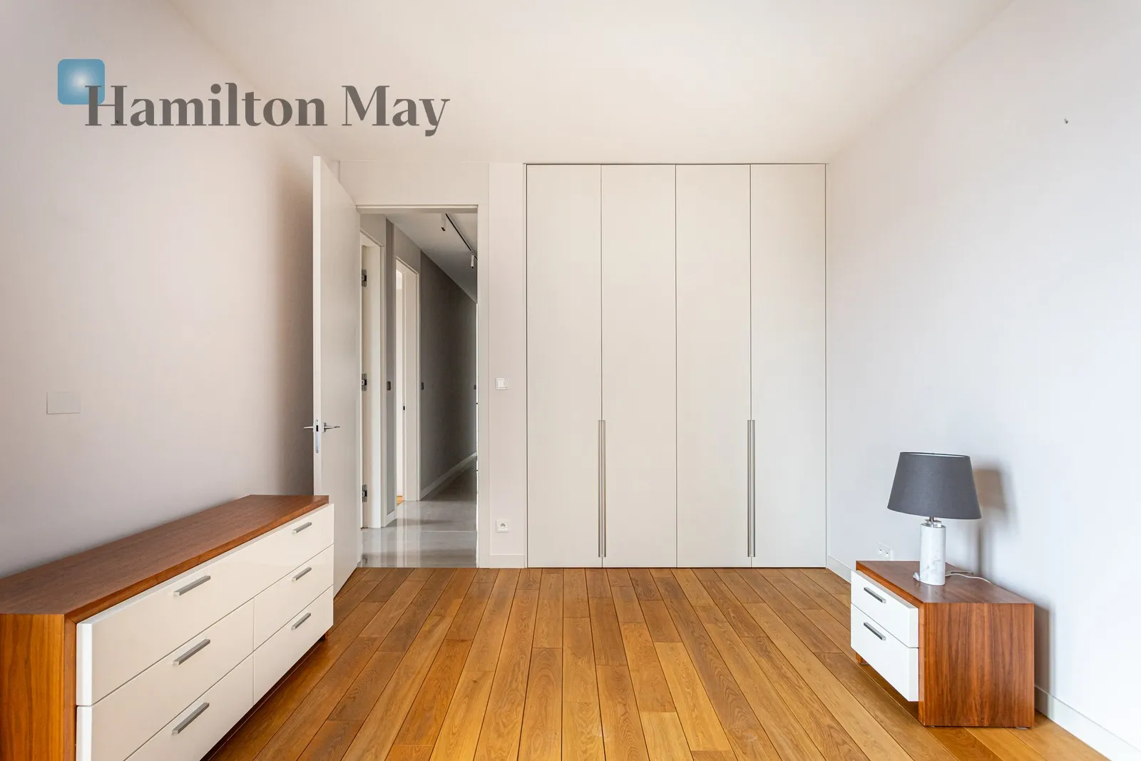 Subregion: Śródmieście Północne Distance to centre: 1.09 km Level: 6 Price: 22000 PLN Bedrooms: 3 - slider