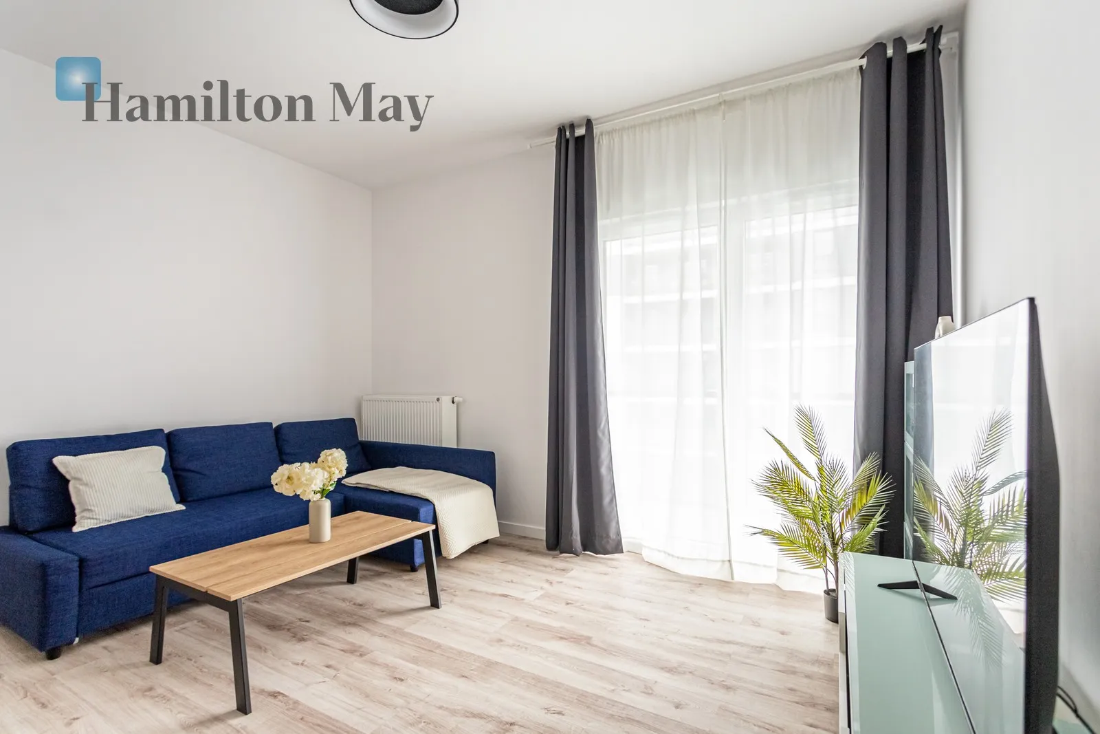 New 2-room apartment with air conditioning + balcony + garage - slider