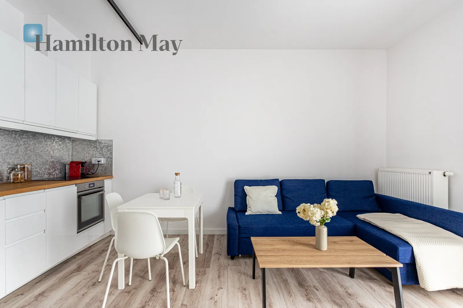 New 2-room apartment with air conditioning + balcony + garage - slider