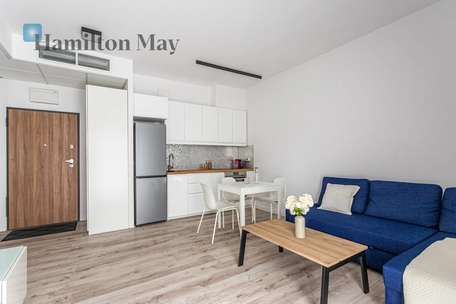 New 2-room apartment with air conditioning + balcony + garage - slider