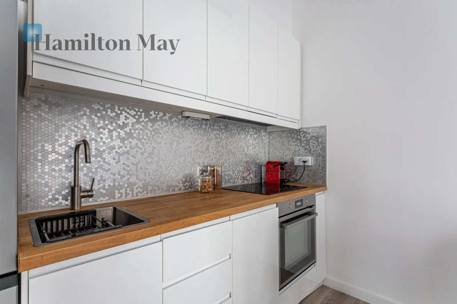 New 2-room apartment with air conditioning + balcony + garage - slider