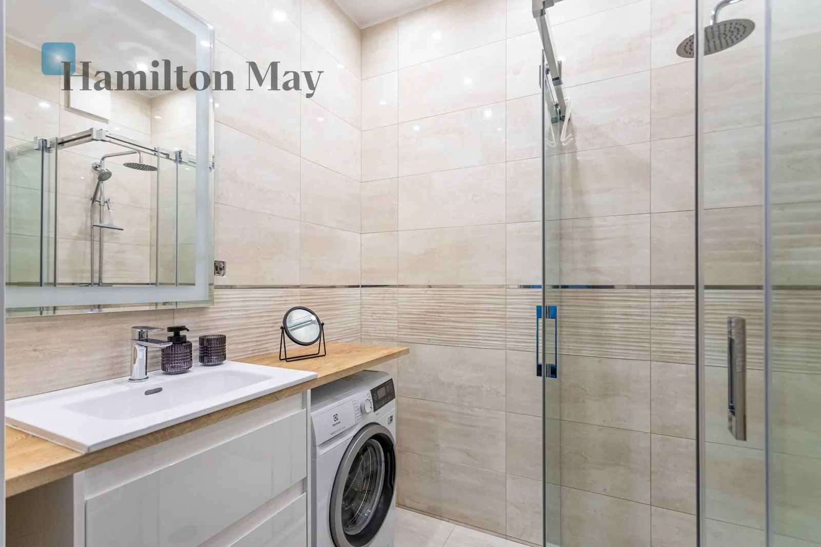 New 2-room apartment with air conditioning + balcony + garage - slider