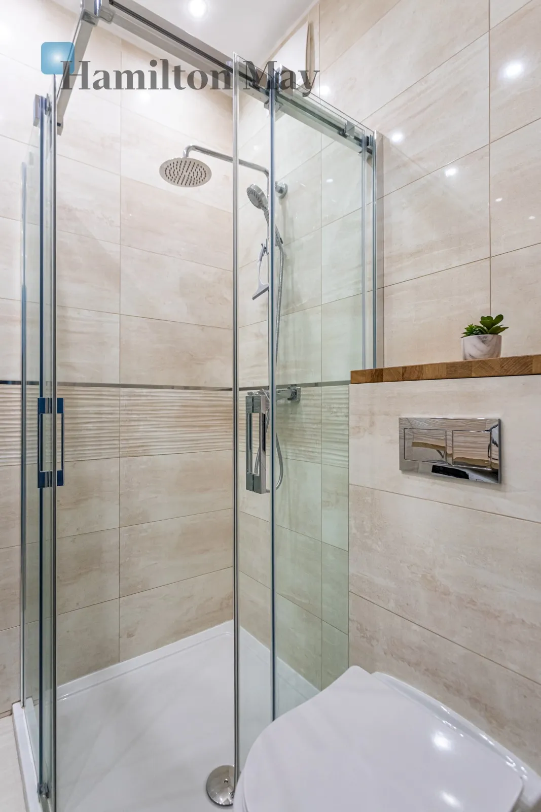 New 2-room apartment with air conditioning + balcony + garage - slider