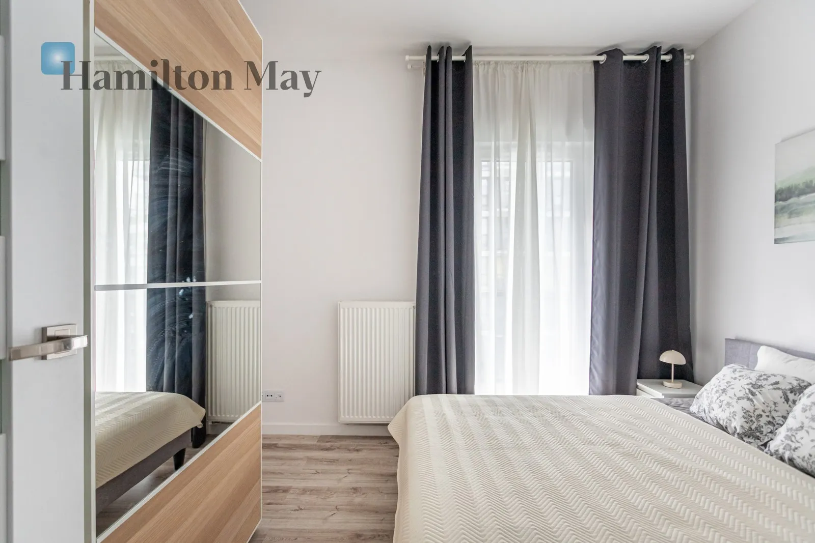 New 2-room apartment with air conditioning + balcony + garage - slider