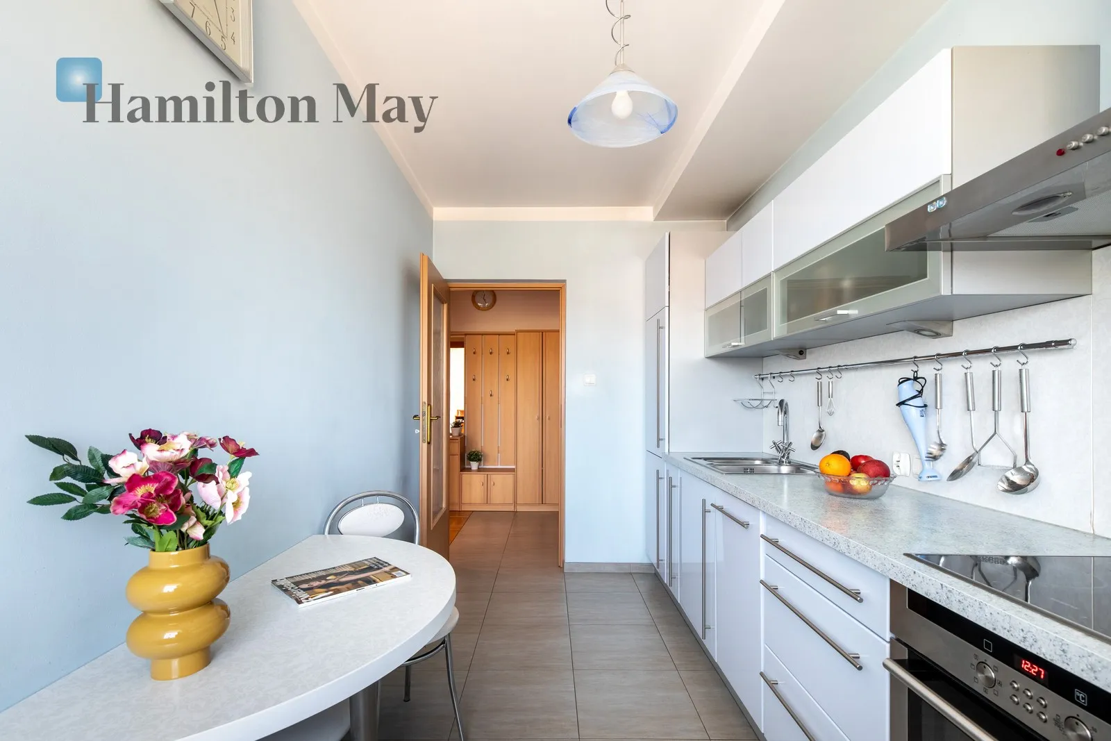 Region: Bronowice Subregion: Bronowice Małe Distance to centre: 4.88 km Level: 2 Price: 775000 PLN Bedrooms: 1 Bathrooms: 1 Size: 49m2 Price/m2: 15816 PLN - slider