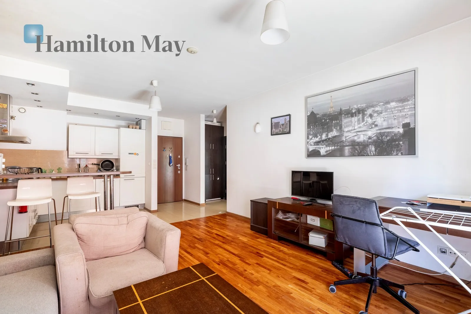 2-room apartment in the Angel City building - slider