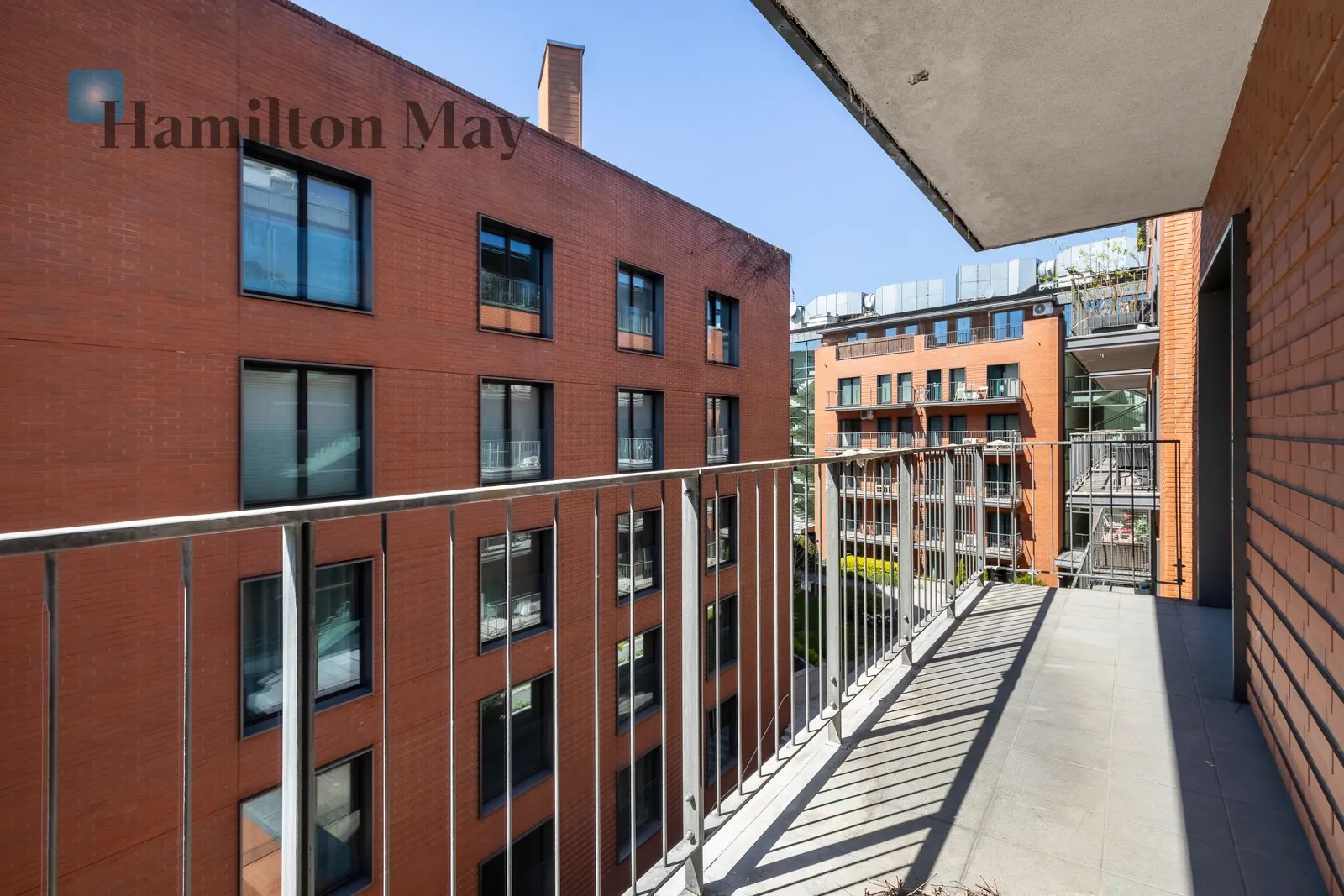 2-room apartment in the Angel City building - slider