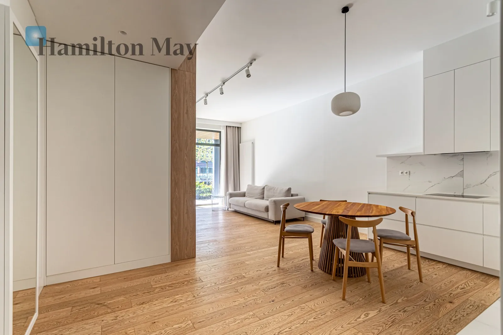 City: Warszawa Street: Leszczyńska Region: Śródmieście Subregion: Powiśle Distance to centre: 1.56 km Level: 4 Price: 6764 PLN Bedrooms: 1 Bathrooms: 1 Size: 52m2 Price/m2: 130 PLN - slider