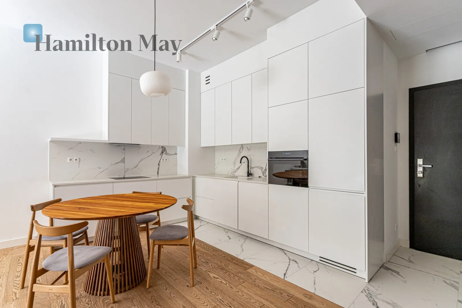 Street: Leszczyńska Region: Śródmieście Subregion: Powiśle Distance to centre: 1.56 km Level: 4 Price: 6764 PLN Bedrooms: 1 Bathrooms: 1 Size: 52m2 Price/m2: 130 PLN - slider