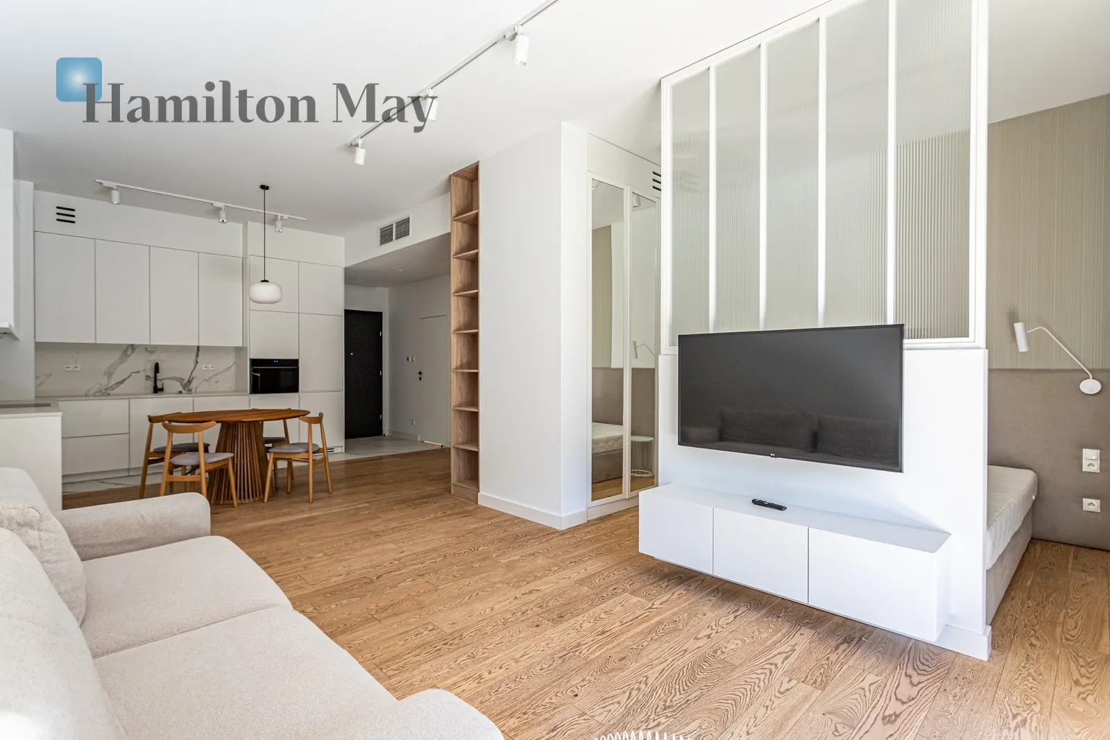 City: Warszawa Street: Leszczyńska Region: Śródmieście Subregion: Powiśle Distance to centre: 1.56 km Level: 4 Price: 6764 PLN - slider