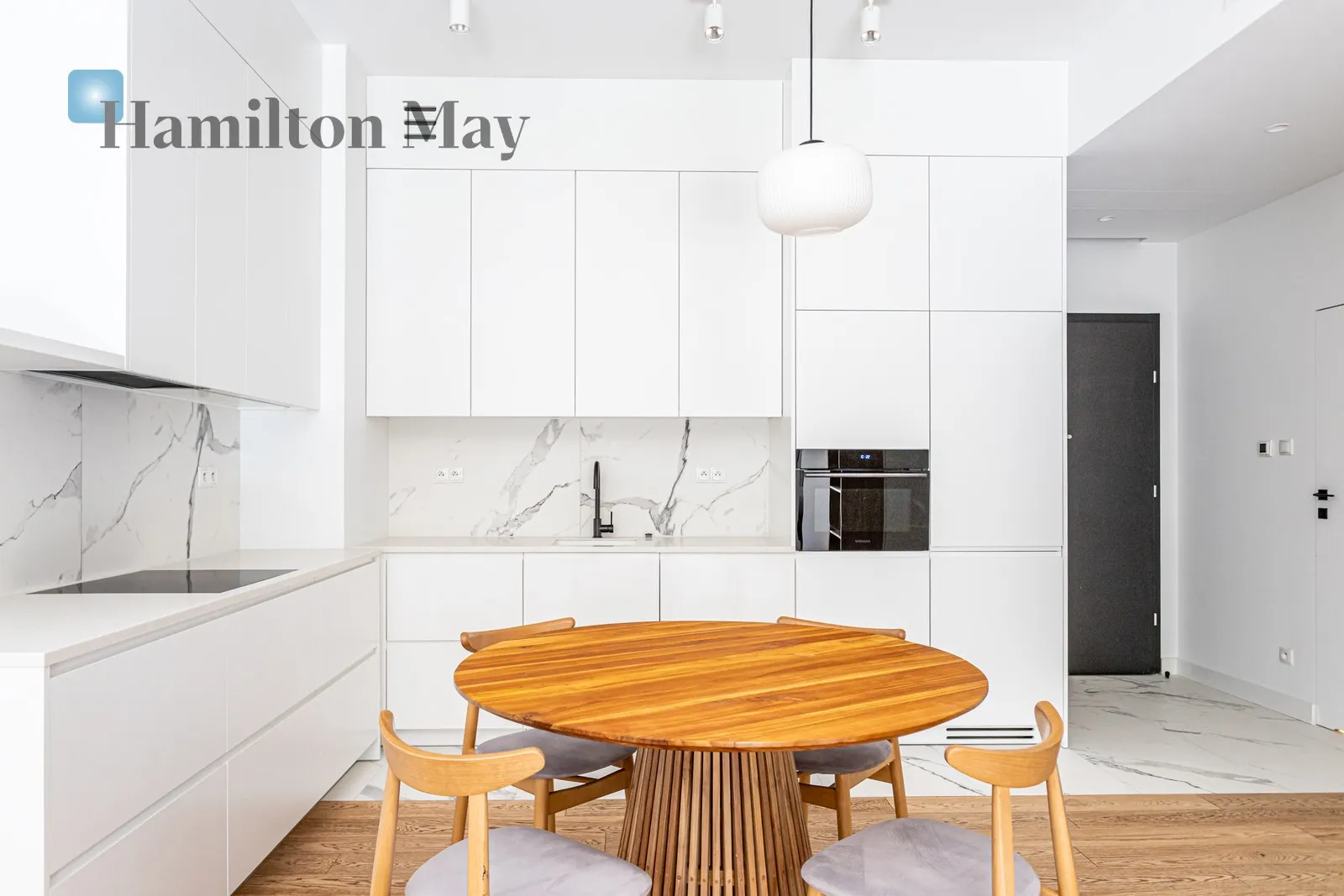 Street: Leszczyńska Region: Śródmieście Subregion: Powiśle Distance to centre: 1.56 km Level: 4 Price: 6764 PLN - slider