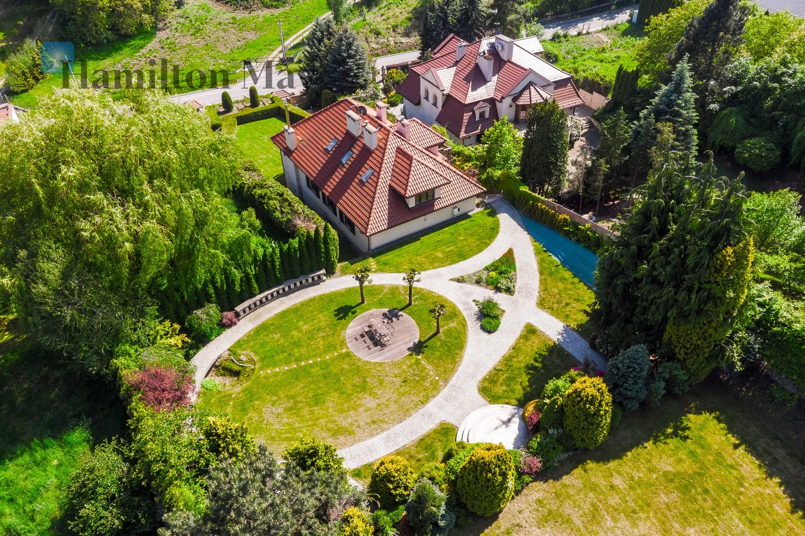 Distance to centre: 7.03 km Price: 5750000 PLN Bedrooms: 4 - slider