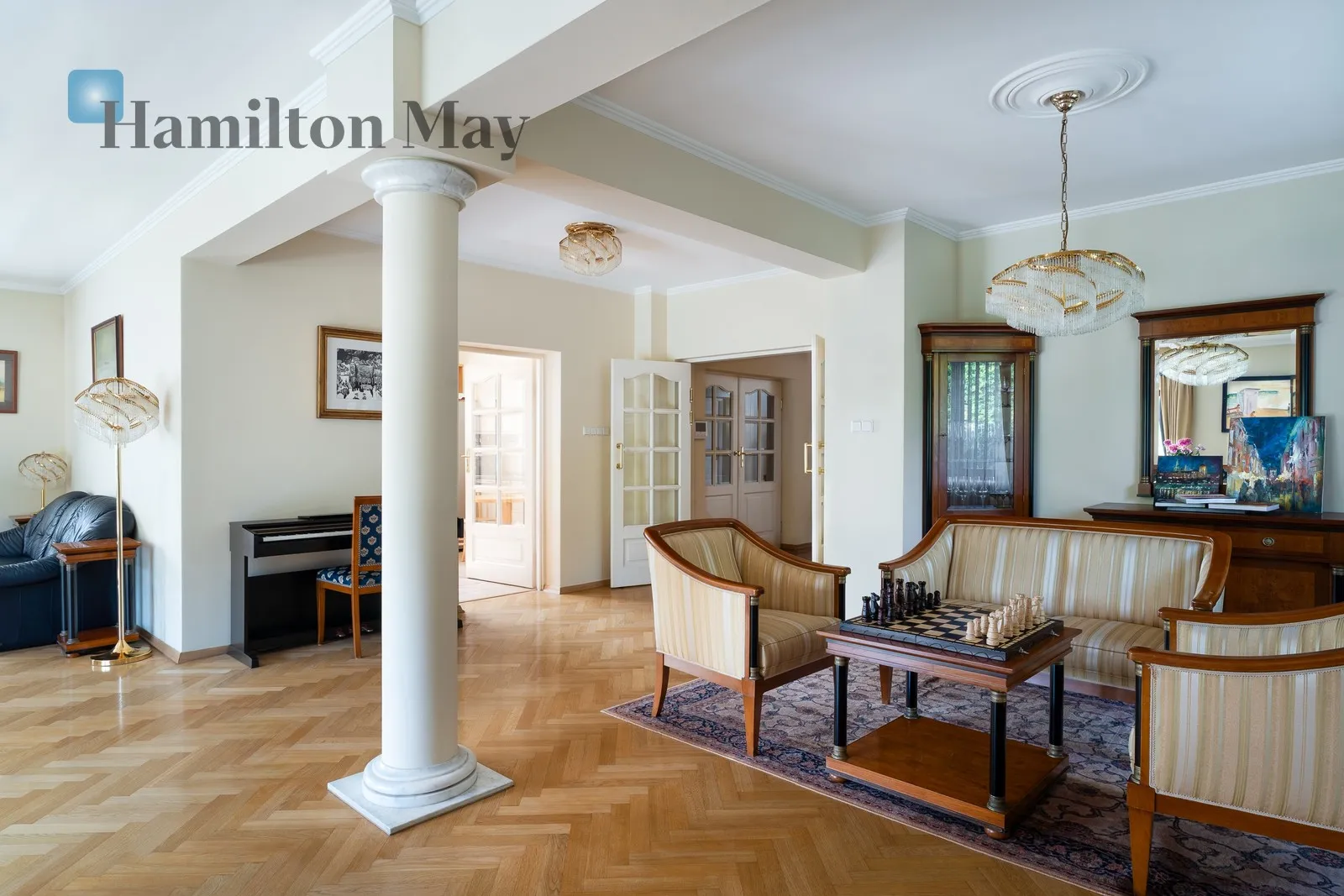 City: Kraków Street: Chełmska Region: Zwierzyniec Subregion: Zakamycze Distance to centre: 7.03 km Price: 5750000 PLN Bedrooms: 4 - slider