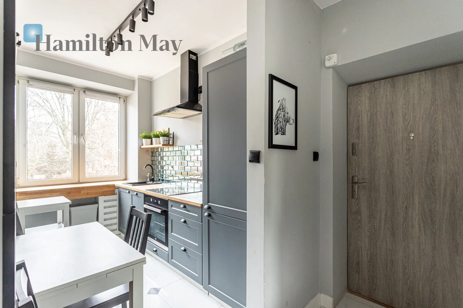 Cozy two-room apartment on Elektoralna - slider