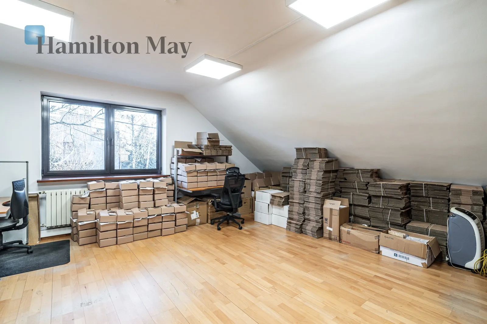 City: Kraków Street: Łanowa Region: Podgórze Distance to centre: 4.54 km Level: 1 Price: 7500 PLN Bedrooms: null - slider